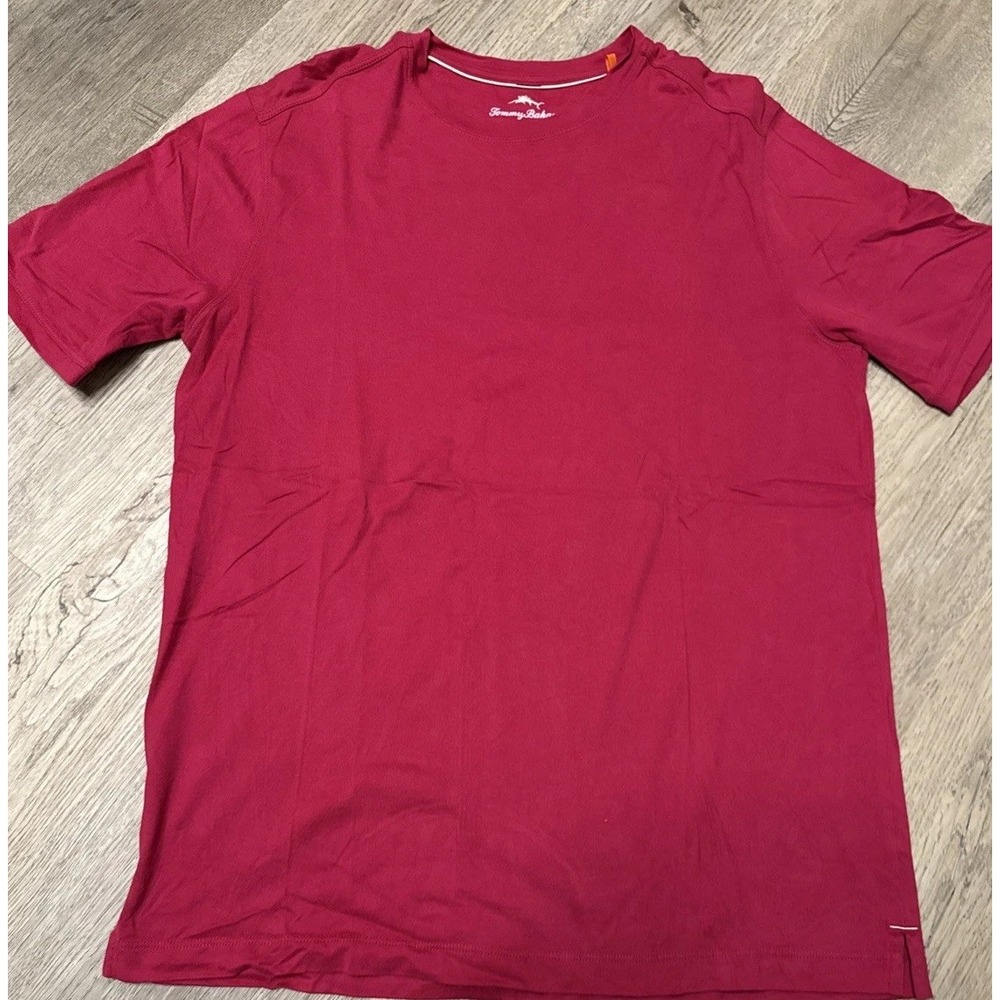 Tommy Bahama Men's T-Shirt‎ Red Pink Short Sleeve Crewneck Cotton Tee Small